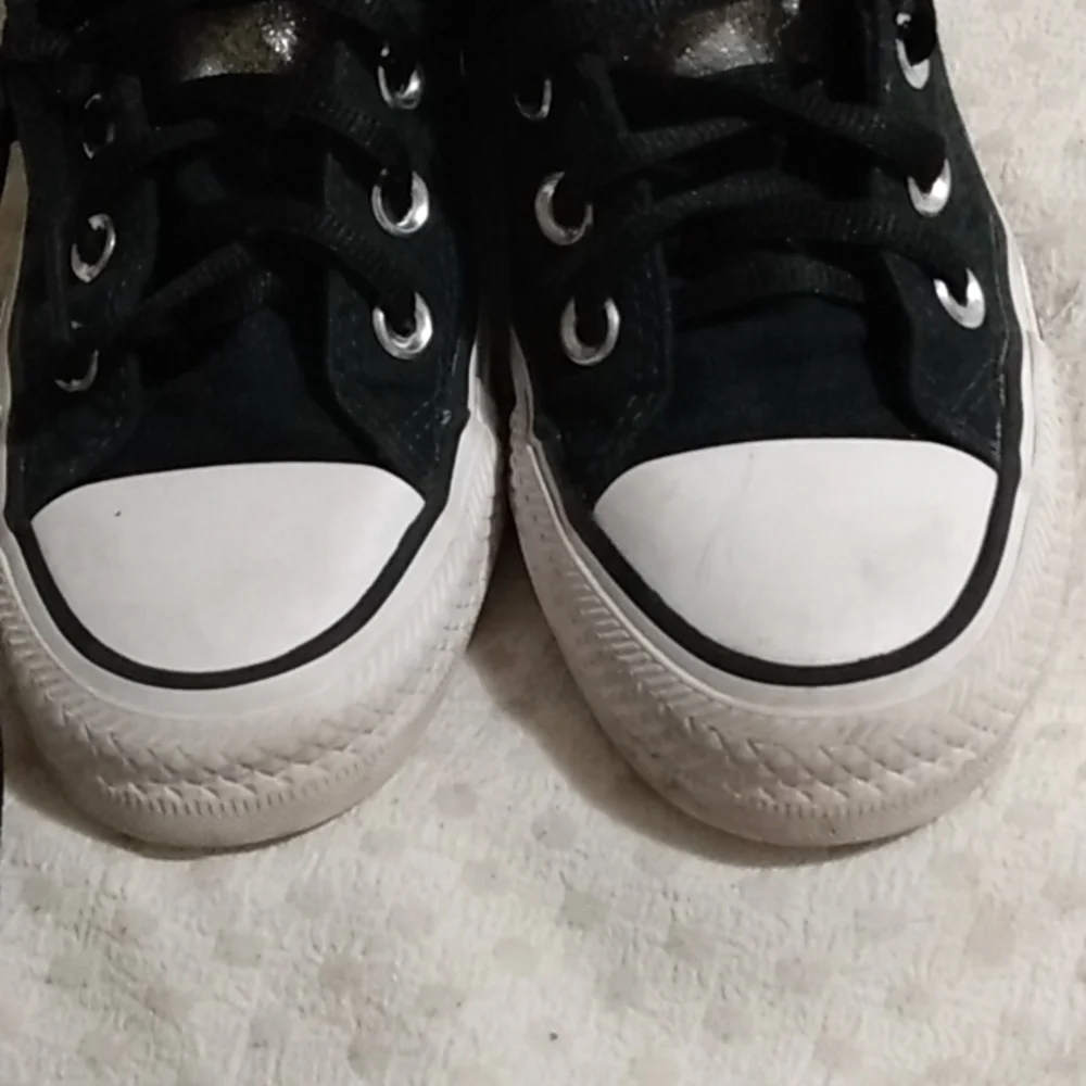 Converse black and silver tennies - Picture 4 of 9